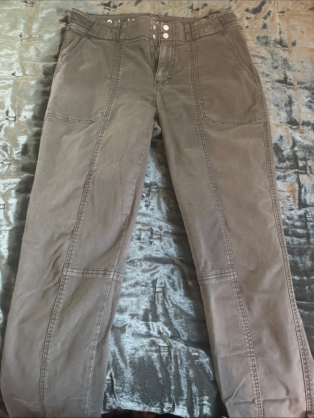 White House Black Market Olive-green peer-A-Predi